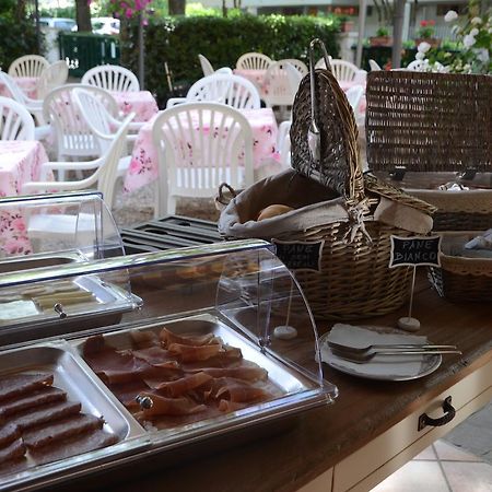 Hotel Monique Cervia Zewnętrze zdjęcie