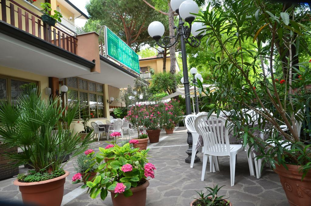 Hotel Monique Cervia Zewnętrze zdjęcie