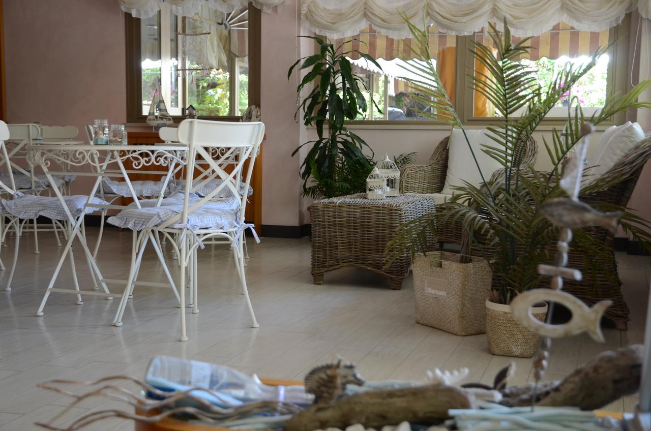 Hotel Monique Cervia Zewnętrze zdjęcie