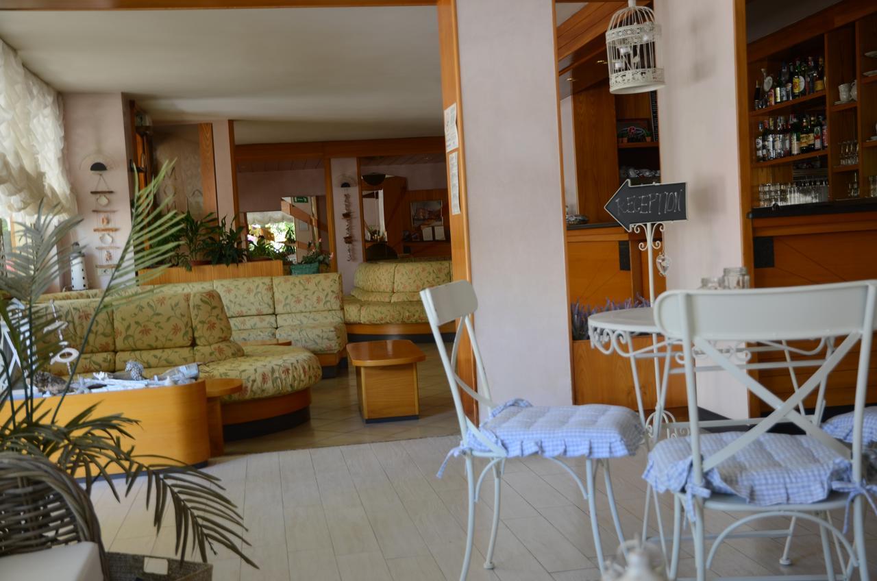 Hotel Monique Cervia Zewnętrze zdjęcie